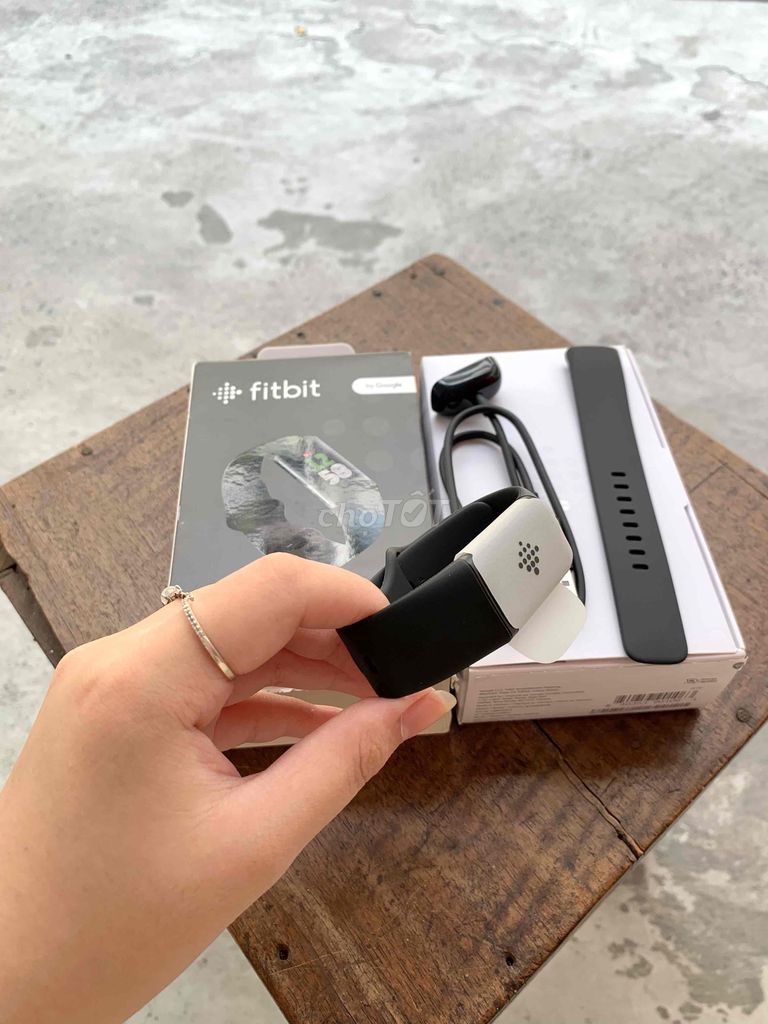 Fitbit Charge 6 xách tay, fullbox chưa qua sd