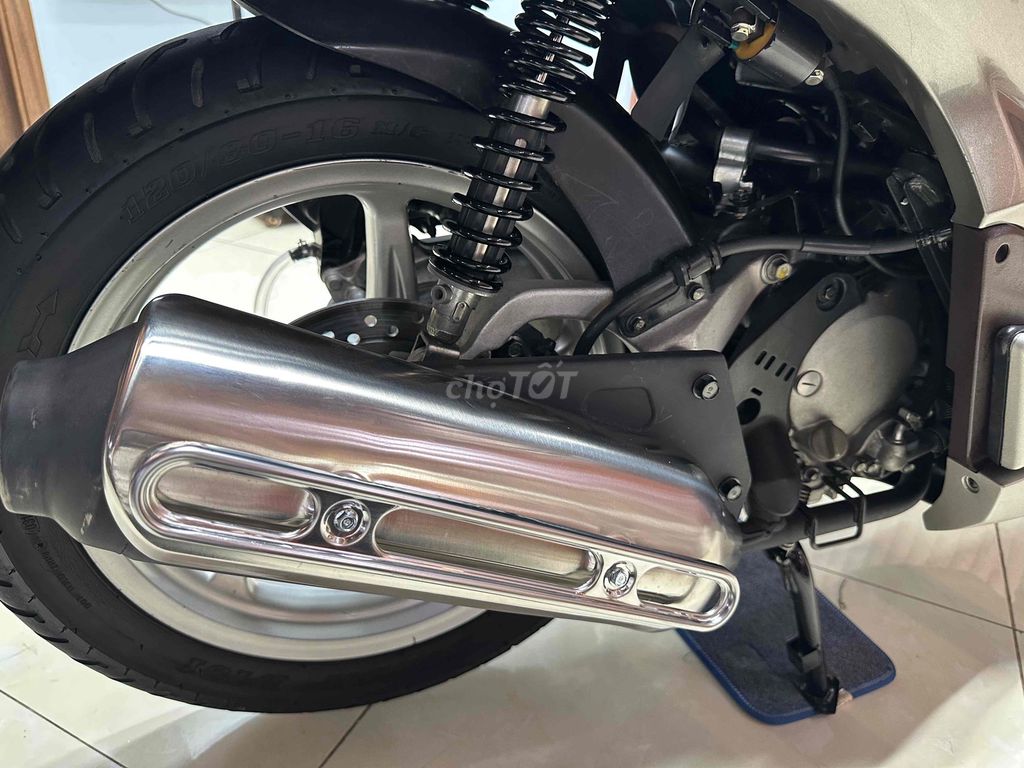 sh 150i nhập ý số máy 103 2010 xe siêu đẹp. Mua bán Xe máy tại Quận 6 Tp Hồ Chí Minh được đăng bởi Tú hình 18