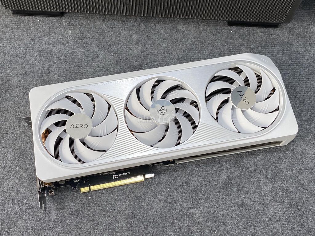 GIGABYTE RTX 4070TI 12GB AERO OC LIKE NEW 99%