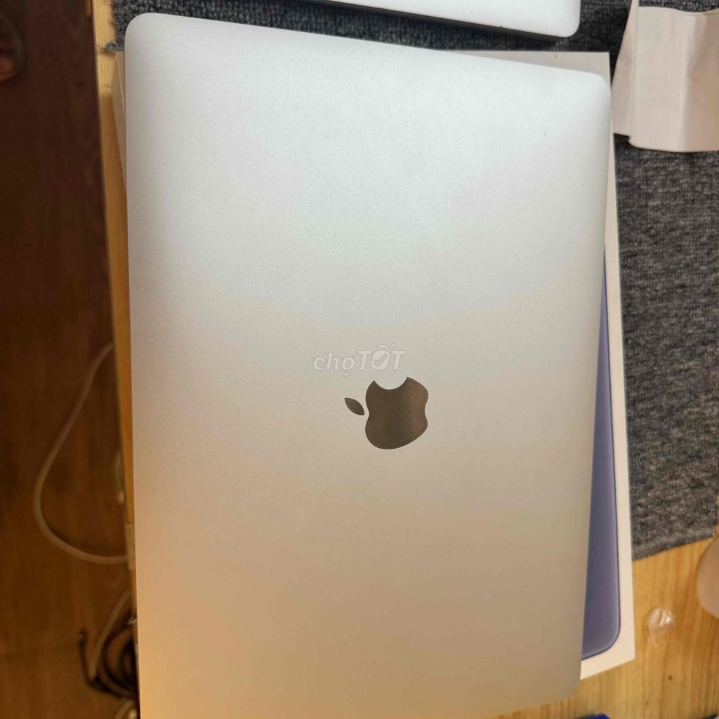 Macbook Air 13” 2020 i5/8g/512g silver bh3 tháng. Mua bán Laptop tại Quận 3 Tp Hồ Chí Minh được đăng bởi Phúc Nguyễn hình 1