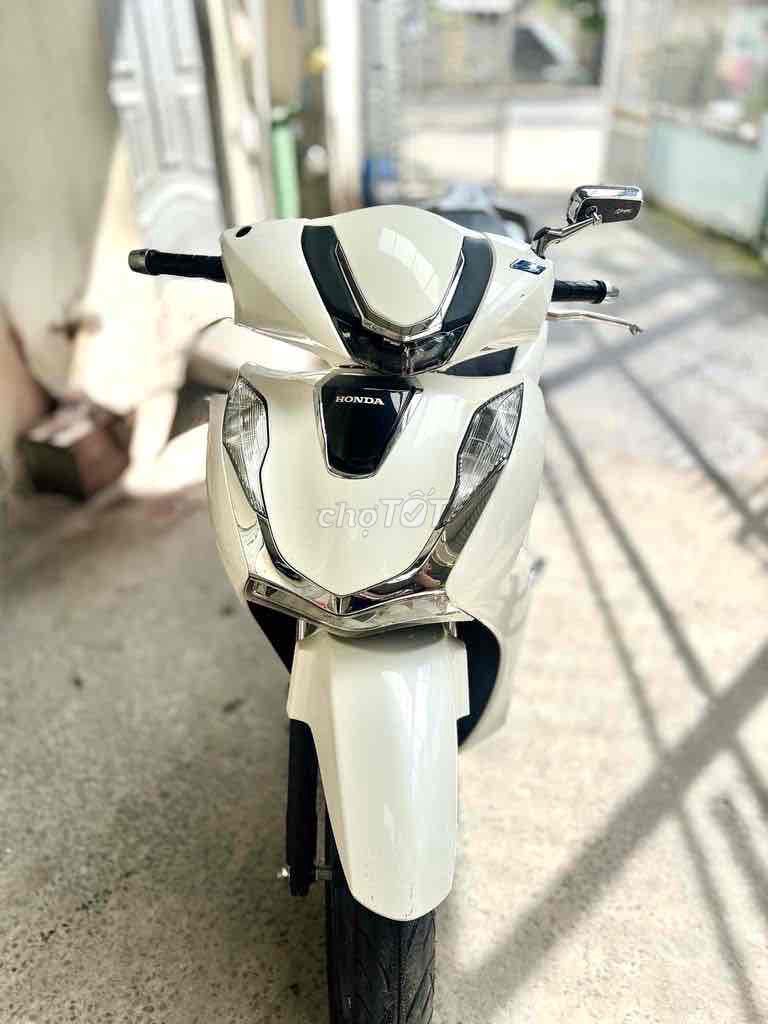 SH160 CBS 2024 sieu luot bản trắng mâm đen siêu đẹ. Mua bán Xe máy tại Thành phố Thuận An Bình Dương được đăng bởi Huỳnh thuan  hình 2