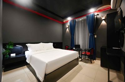 CẦN TUYỂN NỮ LỄ TÂN KHÁCH SẠN