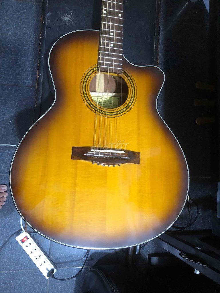 Đàn guitar Acoustic