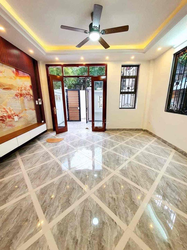 NHÀ GẦN TRƯỜNG ĐẠI HỌC OTO ĐỖ CỔNG 42M2 x 5 TẦNG X 4,5 M MT NGÕ THÔNG. Mua bán nhà ở tại Quận Hoàng Mai Hà Nội được đăng bởi Nguyễn Đức Cảnh hình 2