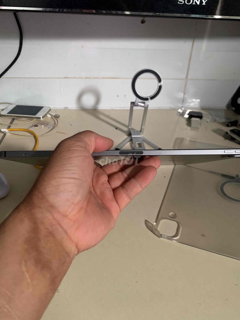 Apple iPad Pro 2020 12.9 inch 256GB. Mua bán Máy tính bảng tại Thành phố Dĩ An Bình Dương được đăng bởi triệu hồng hình 1