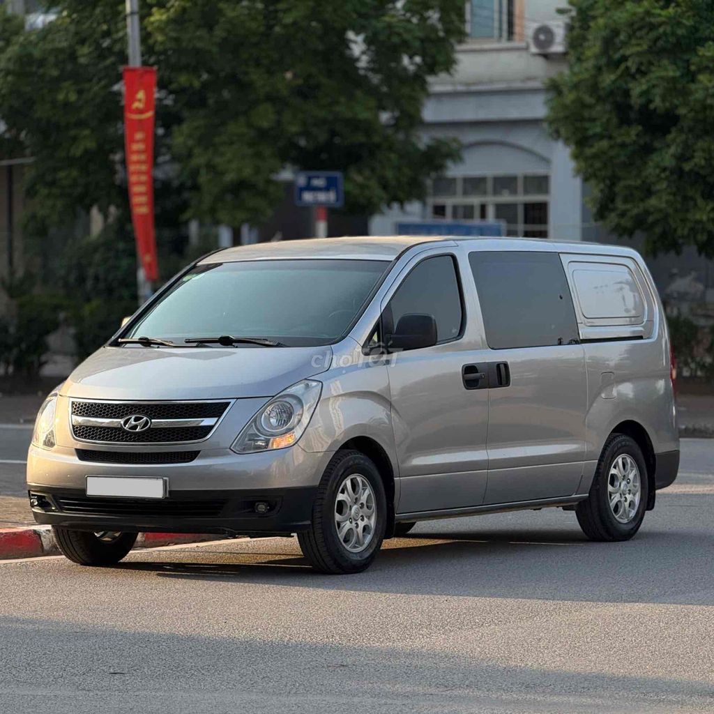 Hyundai Grand Starex 2014 Tải van 6 chỗ. Mua bán Ô tô tại Quận Cầu Giấy Hà Nội được đăng bởi Tô Văn Tiến hình 3