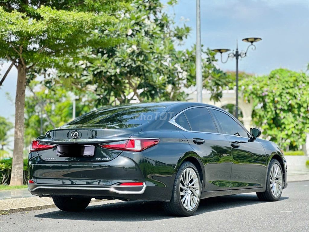 Lexus ES 2022 250 - 25000 km. Mua bán Ô tô tại Thành phố Thủ Đức Tp Hồ Chí Minh được đăng bởi Chẩn Auto Toàn Trung hình 5