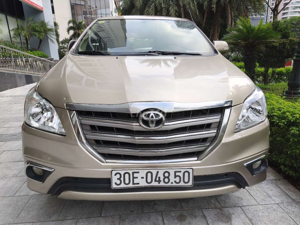 Toyota Innova V 2016 Tự động Vàng cát 7 chỗ