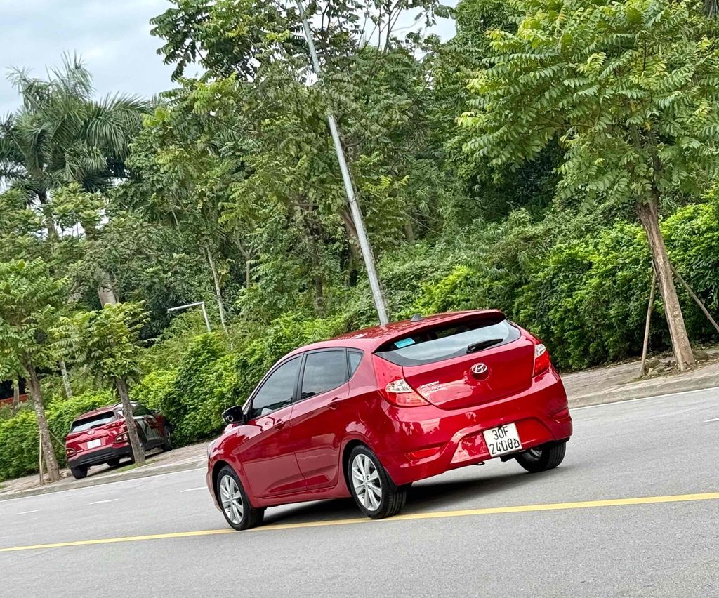 Hyundai Accent 2016 1.4 AT Hatchback - 11000 km. Mua bán Ô tô tại Quận Long Biên Hà Nội được đăng bởi Thế Anh hình 4