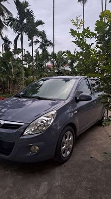 Hyundai i20 Tự động Xám