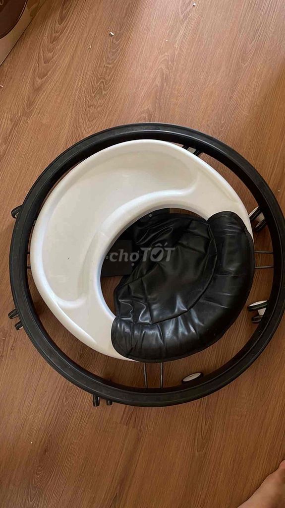 Xe tập đi nhựa đen trắng. Mua bán Mẹ và bé tại Quận Hà Đông Hà Nội được đăng bởi Ms Dung hình 1
