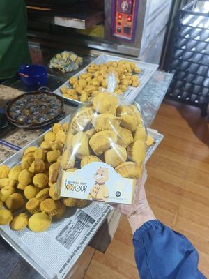 Bánh thuẩn  tinh bột nghệ nhà làm. Mua bán Đồ ăn, thực phẩm và các loại khác tại Quận Liên Chiểu Đà Nẵng được đăng bởi Lê Thị Mỹ Lệ 