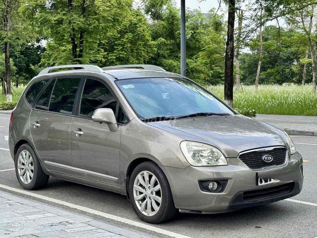 Kia Carens 2011, двигатель 2.0, мощный