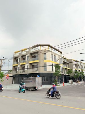 Căn mặt tiền đối diện CC Hoàn Nam tiện kinh doanh Đã có sổ