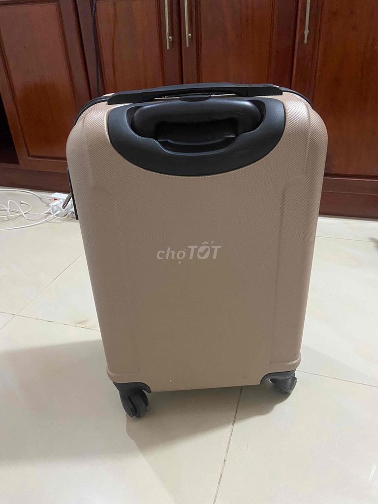 VALI LOCK & LOCK 20 inch. Mua bán Túi xách tại Quận 7 Tp Hồ Chí Minh được đăng bởi Hoàng Nam hình 4