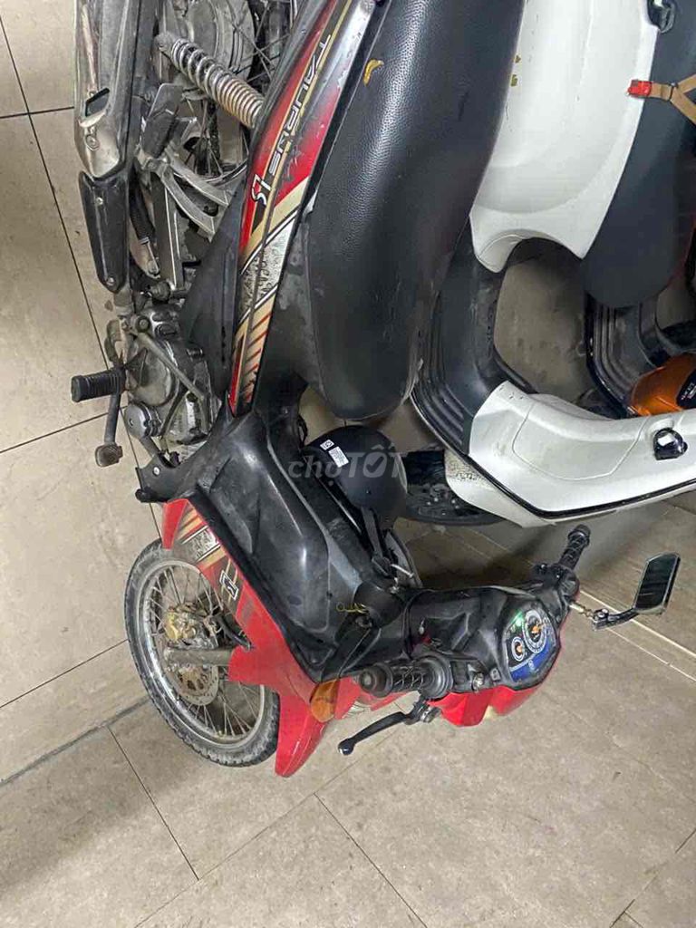 Yamaha Taurus Красно-черный мопед
