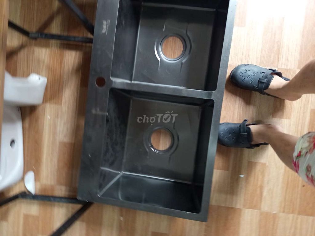 Chậu rửa bát kim loại đen 2 hố. Mua bán Thiết bị vệ sinh, nhà tắm tại Quận Hoàng Mai Hà Nội được đăng bởi BỒN NƯỚC MIỀN BẮC hình 1