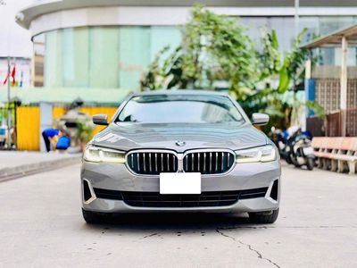 BMW 520i Luxury Line 2021 xám xi măng siêu đẹp