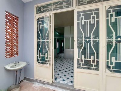 Nhà phố 50,4 m² · 2 PN · Hẻm 730 Lạc Long Quân