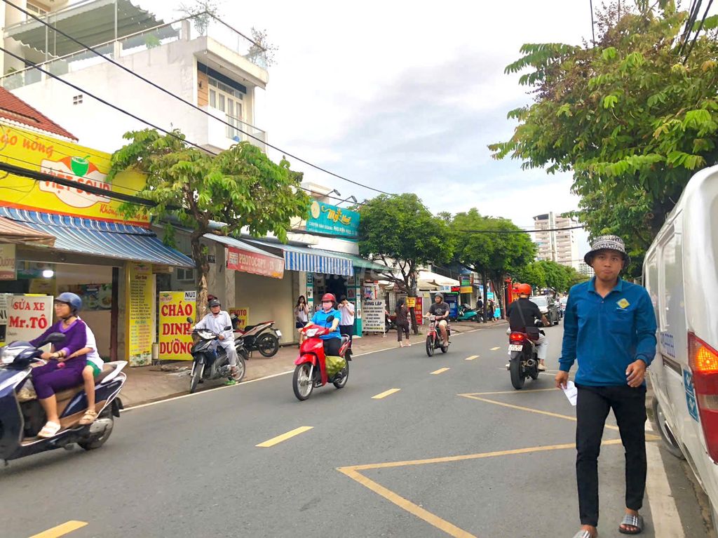 Nhà mặt tiền kinh doanh Lê Văn Lương Q7