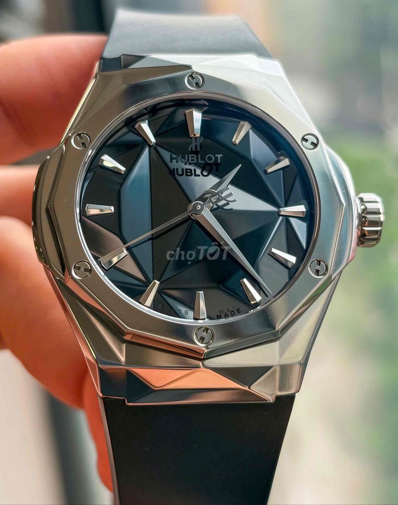 Hublot Orlinski 550.NS.1800.RX.ORL19 Titanium 40mm. Mua bán Đồng hồ tại Quận Hoàng Mai Hà Nội được đăng bởi Anh Tuấn hình 1
