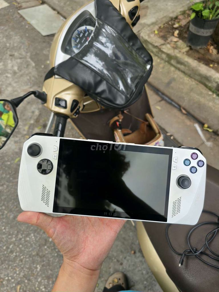máy chơi game ROG Ally Z1e. Mua bán Thiết bị chơi game tại Quận Long Biên Hà Nội được đăng bởi Nguyễn Thành Đạt hình 1