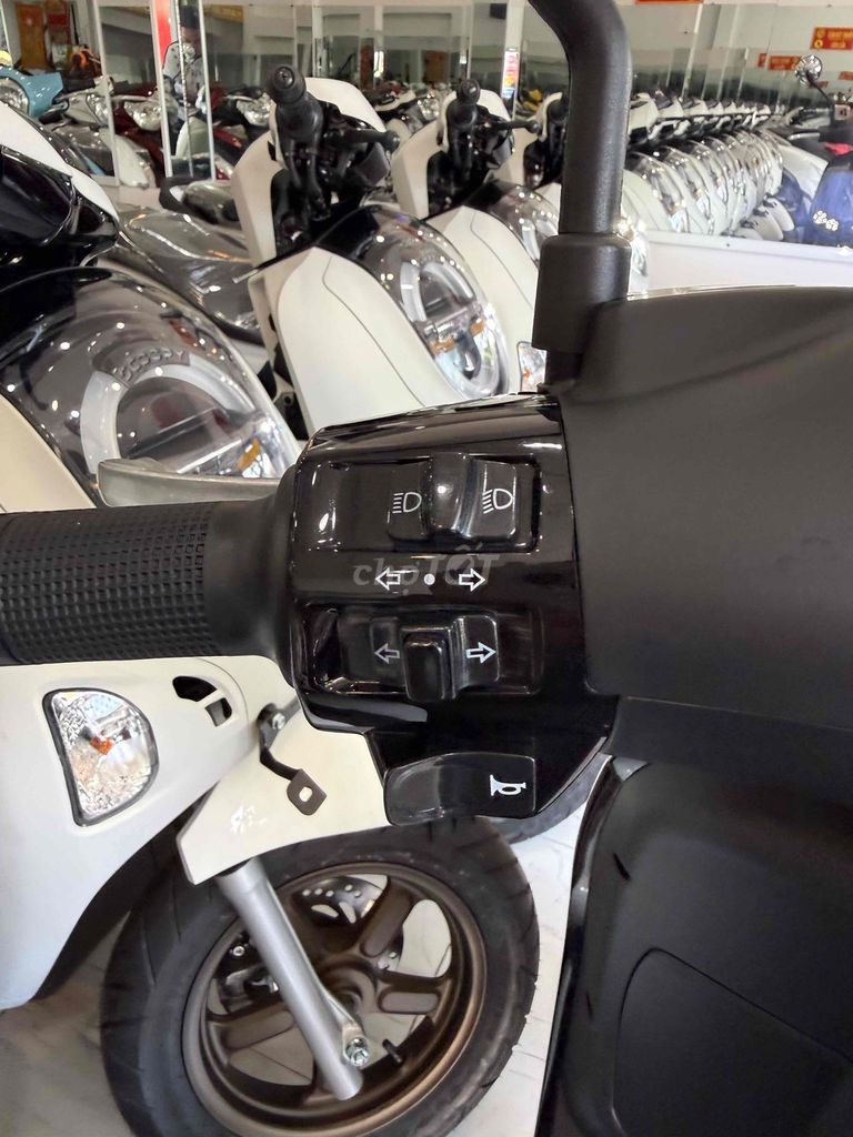 Siêu Cọp - VESPA 50cc - 2025. Như Xe Mới Salon. Mua bán Xe máy tại Thành phố Rạch Giá Kiên Giang được đăng bởi XE MÁY CŨ TÂN 128 hình 11