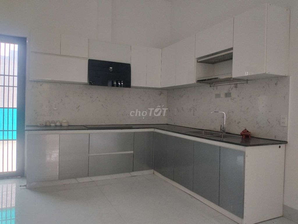 Аренда · 3 комн. · 177 м² · Quận Hải Châu, ул. Đường Nguyễn Hữu Thọ