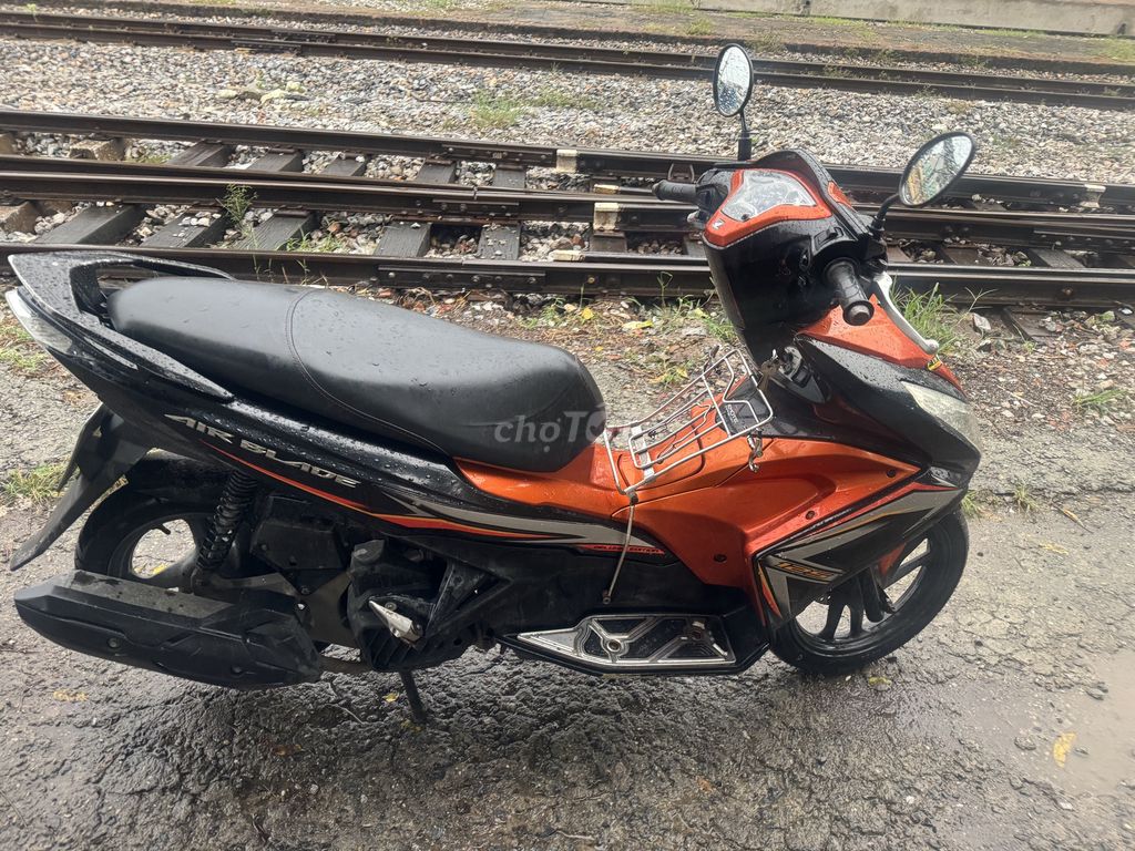 Honda Air Blade 2014 оранжево-черный