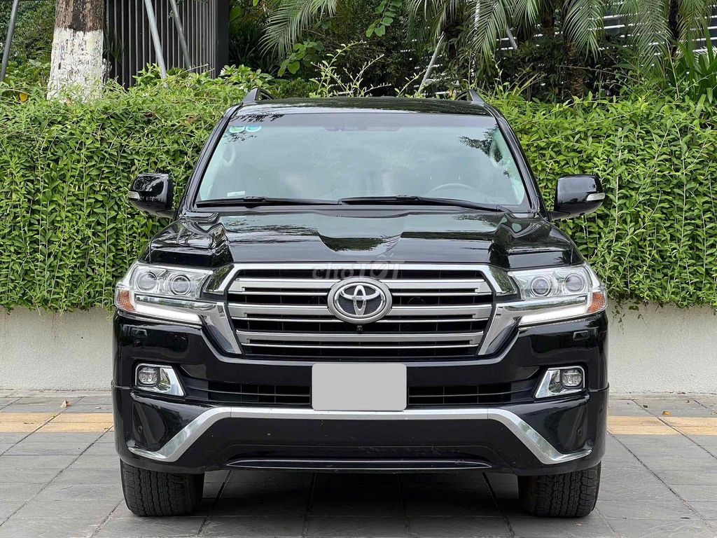 Toyota Land Cruiser 2016 VX 4.6 V8 - 105000 km