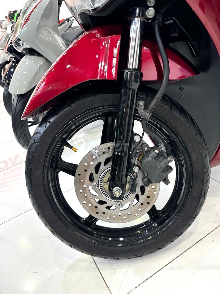 sh125abs đỏ đen Sporty bstp zin keng .. Mua bán Xe máy tại Quận Phú Nhuận Tp Hồ Chí Minh được đăng bởi XeMáy MinhThứ59  hình 3