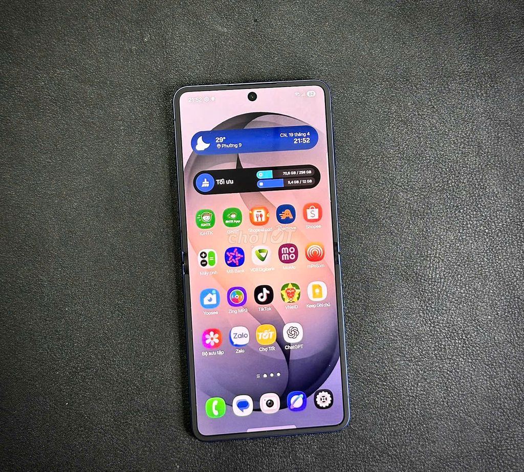 Samsung Z Flip 7 VN 256gb xanh như tin đăng gl. Mua bán Điện thoại tại Quận 3 Tp Hồ Chí Minh được đăng bởi T83 hình 1