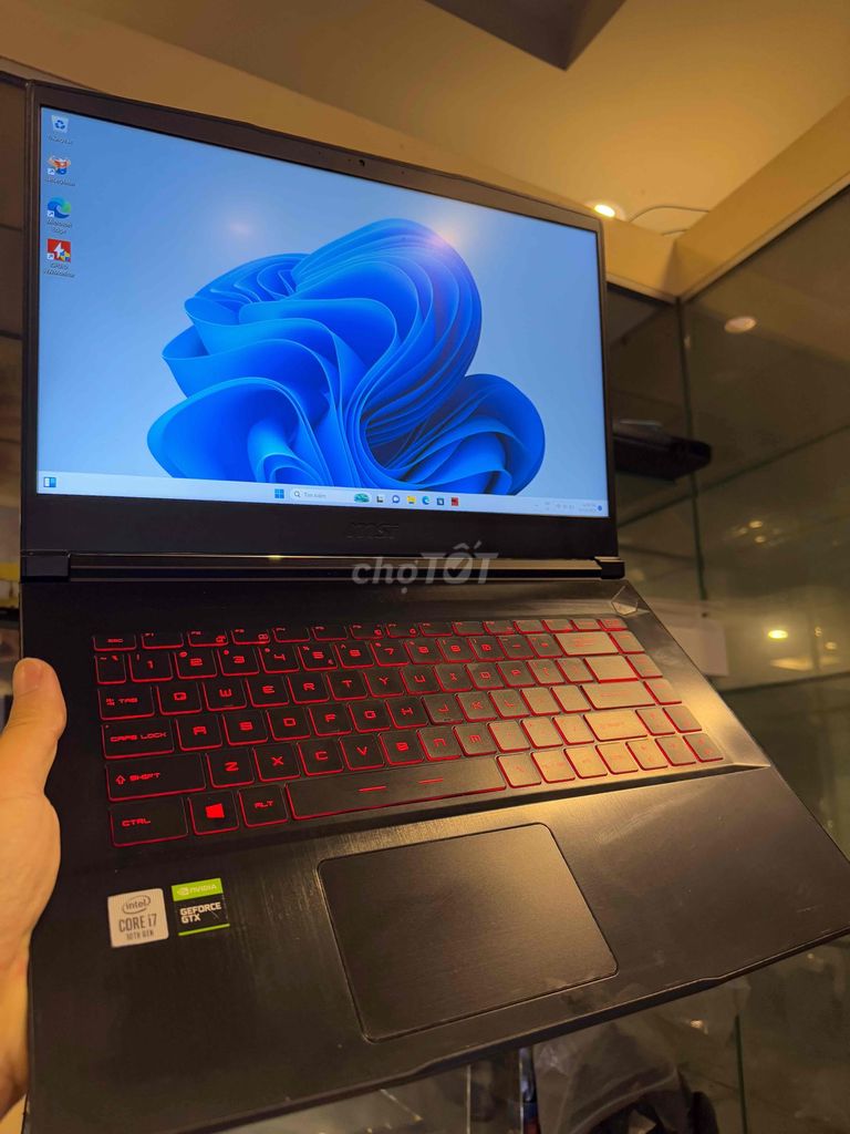 Thanh lý laptop msi gaming i7 16/512gb