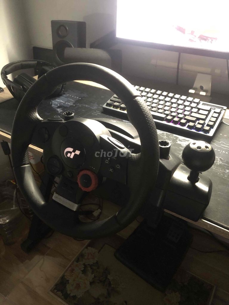 Vô lăng logitech Driving Force GT chơi game