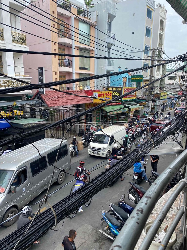 Bán nhà mặt tiền