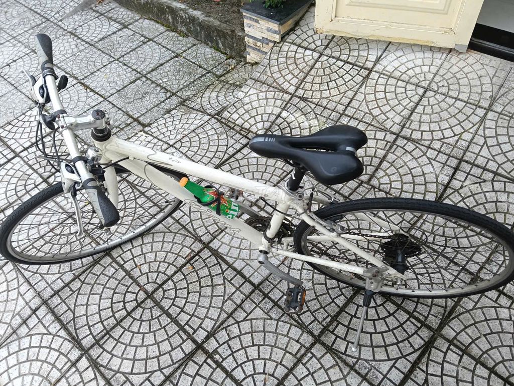 DƯ CẦN BÁN XE ĐẠP NỘI ĐỊA NHẬT BẢN GIANT CÒN ZIN. Mua bán Xe đạp tại Quận Cẩm Lệ Đà Nẵng được đăng bởi Thanh hình 2