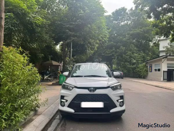 Toyota Raize 1.0 Turbo 2023 белый 43000 км