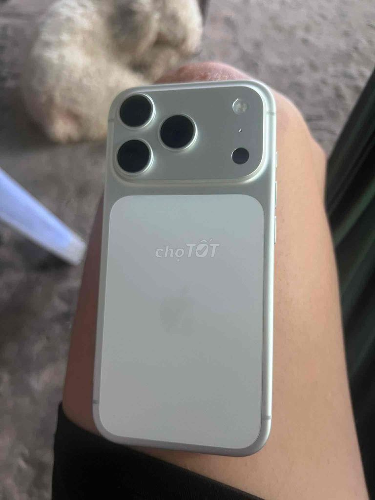 iPhone 17 Pro Lock 256GB Bạc. Mua bán Điện thoại tại Thành phố Long Xuyên An Giang được đăng bởi nguyễn thanh hình 1