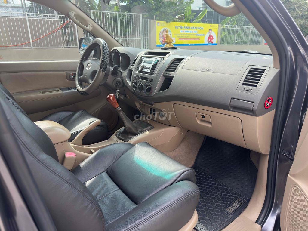 Toyota Fortuner 2011 Bảo Hành 1 Năm. Mua bán Ô tô tại Quận Bình Tân Tp Hồ Chí Minh được đăng bởi Minh Thắng hình 12