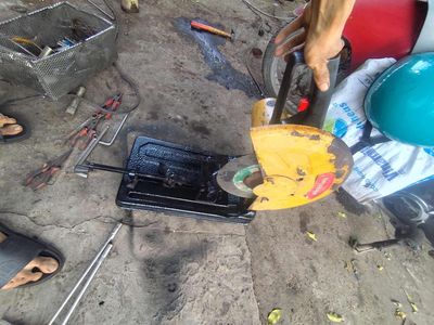 Cần bán máy cắt như hình. Mua bán Đồ chuyên dụng, Giống nuôi trồng tại Huyện Củ Chi Tp Hồ Chí Minh được đăng bởi Dang Tiến