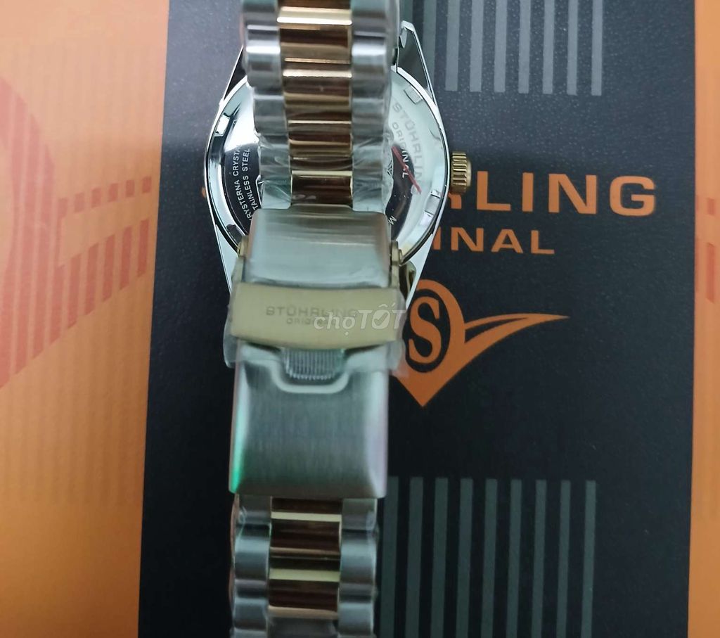 Đồng hồ pin nữ hiệu Stuhrling (Mỹ)
