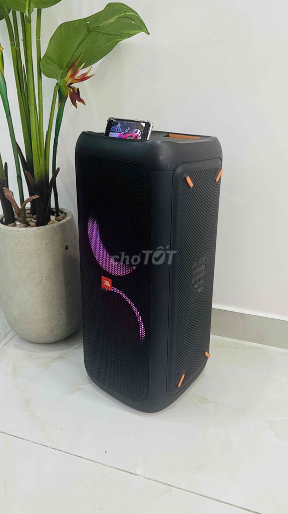 Loa Bluetooth JBL Partybox 100 Đen. Mua bán Tivi, Âm thanh tại Quận Tân Phú Tp Hồ Chí Minh được đăng bởi Nguyen AFinance hình 1