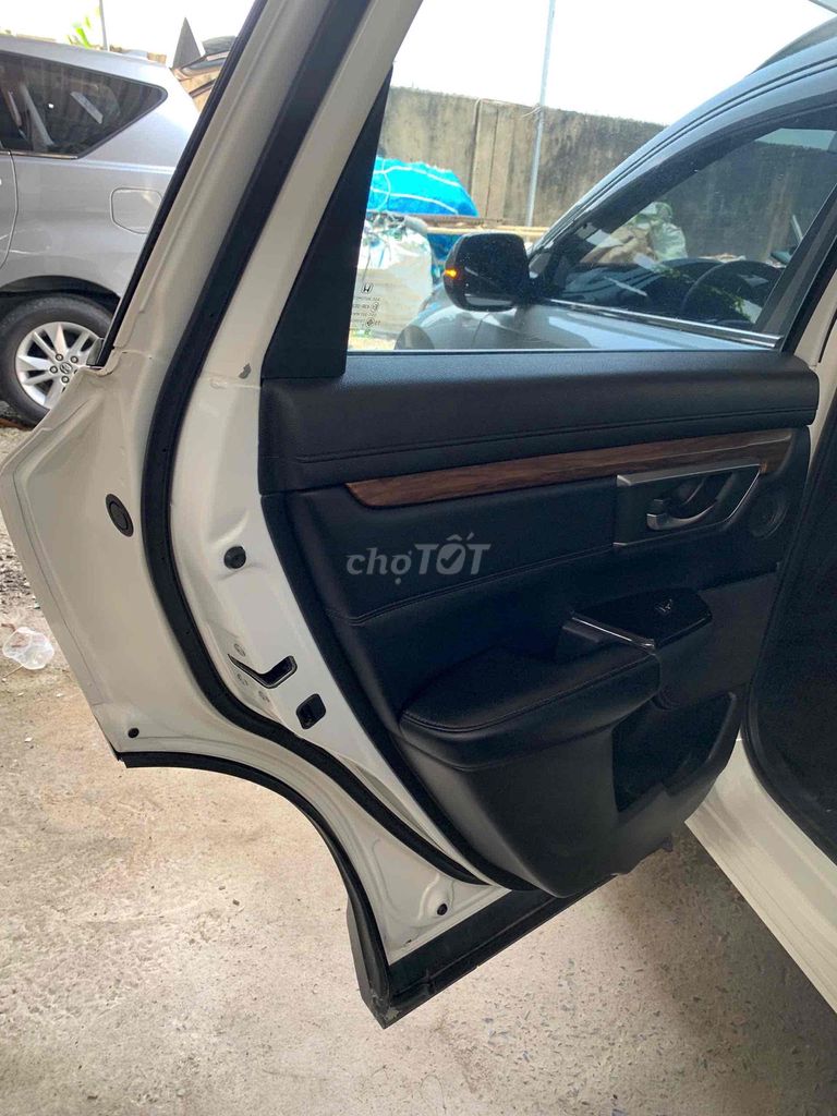 Gia Đình Cần Bán Honda CRV L 2018 Đẹp Long Lanh✌🏼. Mua bán Ô tô tại Quận Bình Thạnh Tp Hồ Chí Minh được đăng bởi Thu Nguyễn hình 8