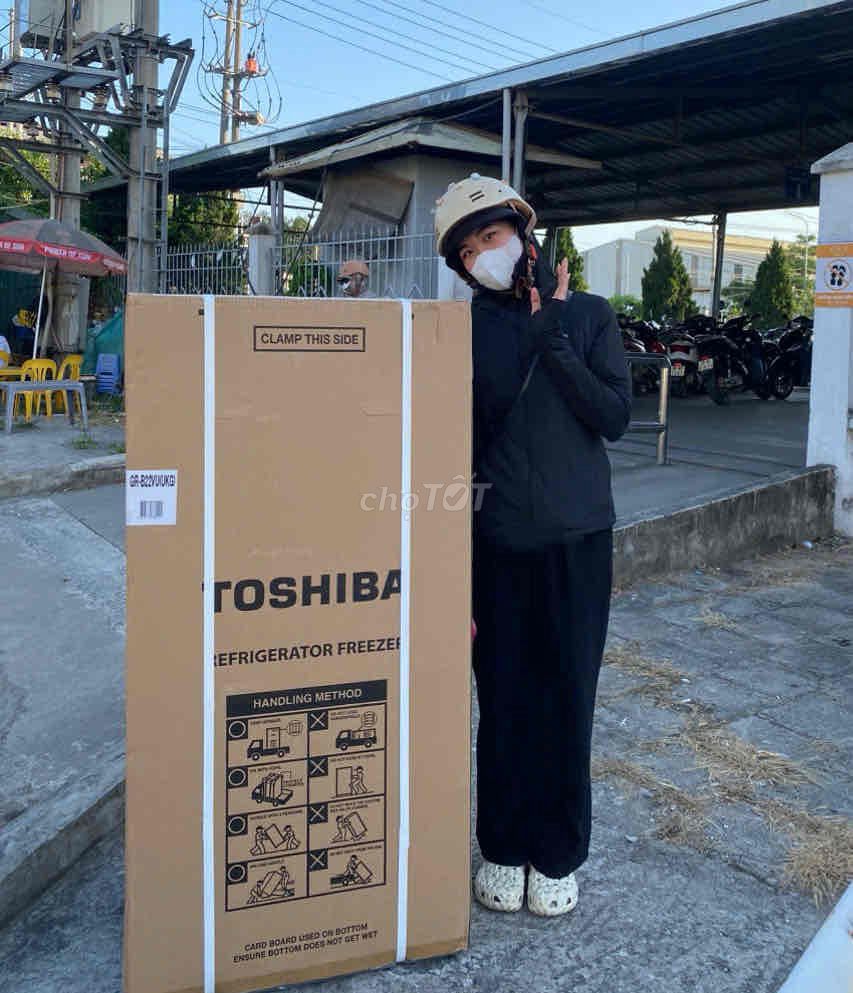 Tủ lạnh Toshiba GR-B220UKG Đen Mới. Mua bán Tủ lạnh tại Huyện Quốc Oai Hà Nội được đăng bởi Ngoan1701 hình 1