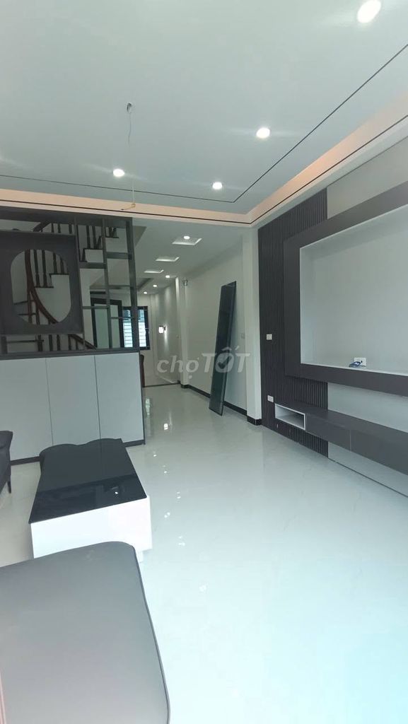 Продается парковочный дом Phung Chau 52 м x 4 этажа