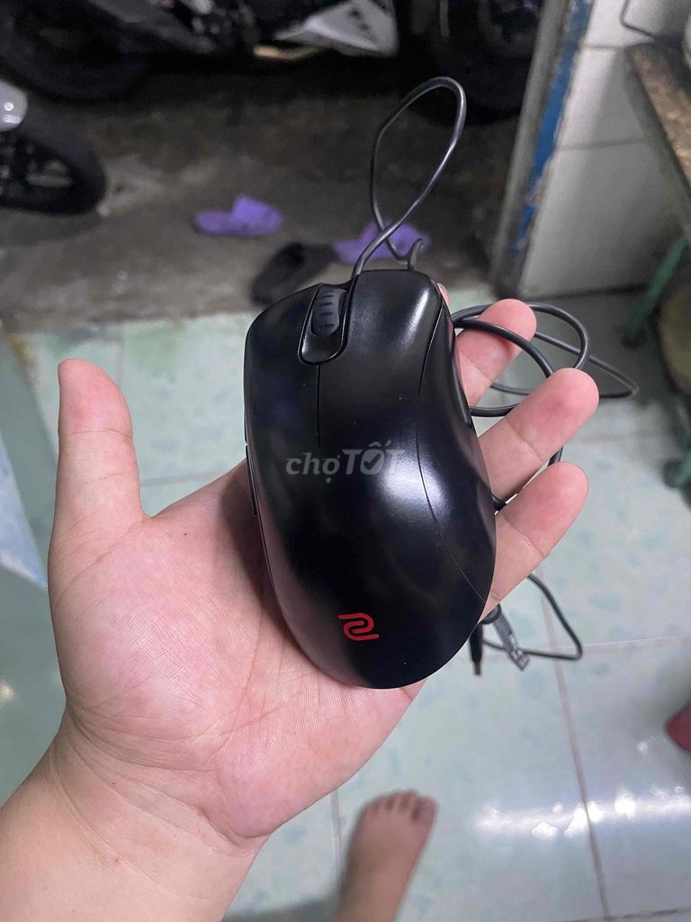 Chuột Zowie EC2 Đen Có dây Công thái học. Mua bán Phụ kiện (Màn hình, Chuột...) tại Quận Tân Bình Tp Hồ Chí Minh được đăng bởi nguyễn đình trung hình 1