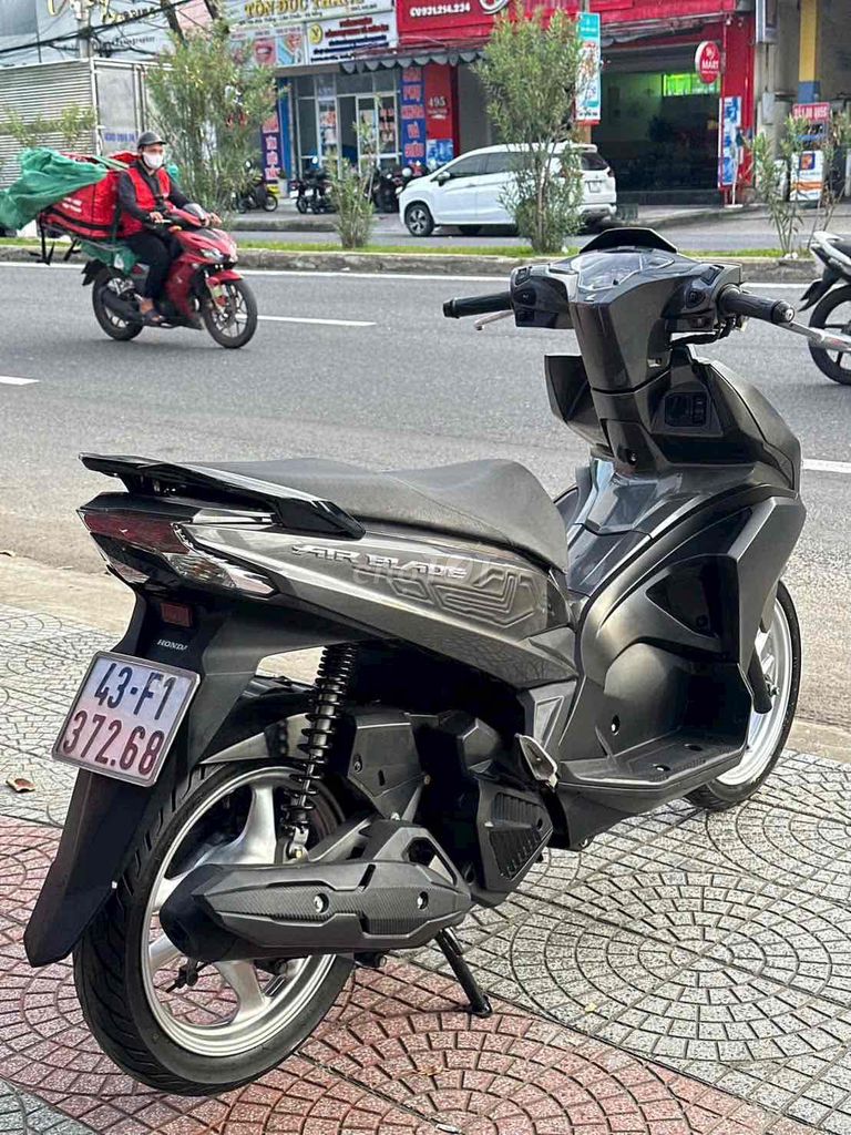 Honda Air Blade 2018 Xám. Mua bán Xe máy tại Quận Liên Chiểu Đà Nẵng được đăng bởi Thành Đại   hình 5