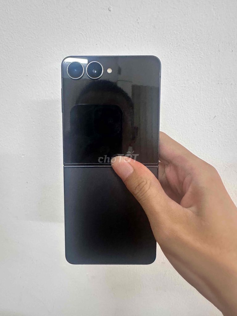 Samsung Z Flip 7 12GB 512GB Đen. Mua bán Điện thoại tại Quận Đống Đa Hà Nội được đăng bởi HAN store hình 1