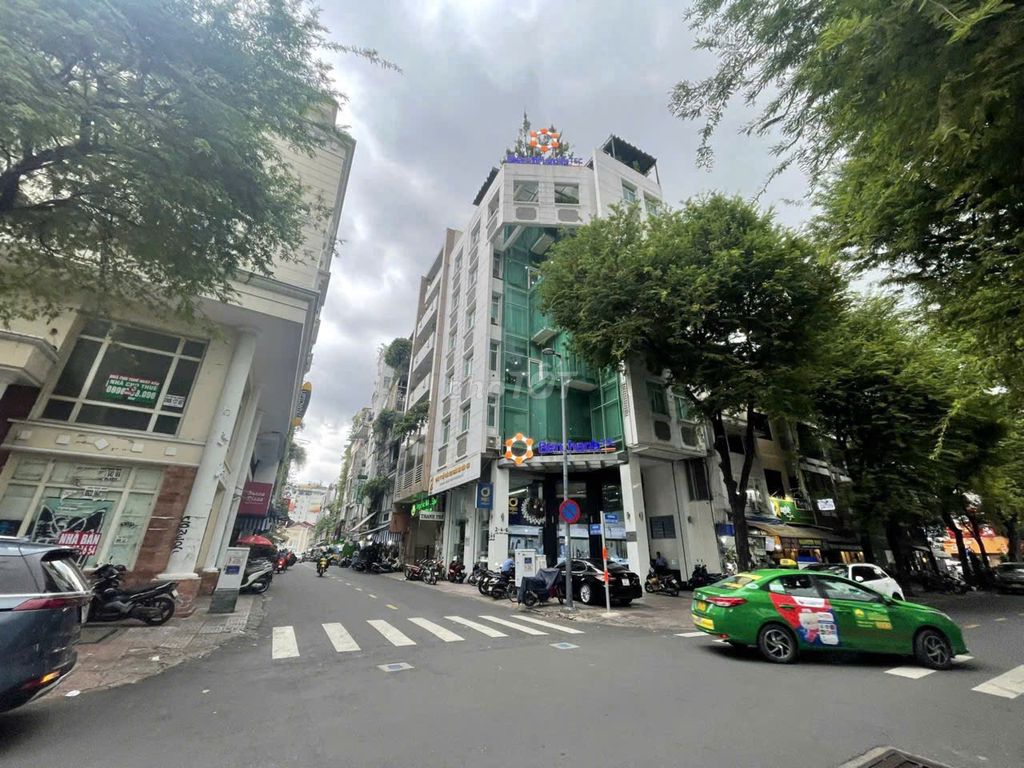 VP rẻ ngay chợ Bến Thành - Lưu Văn Lang, Q1. DT 166m2/sàn, Giá 68tr/th