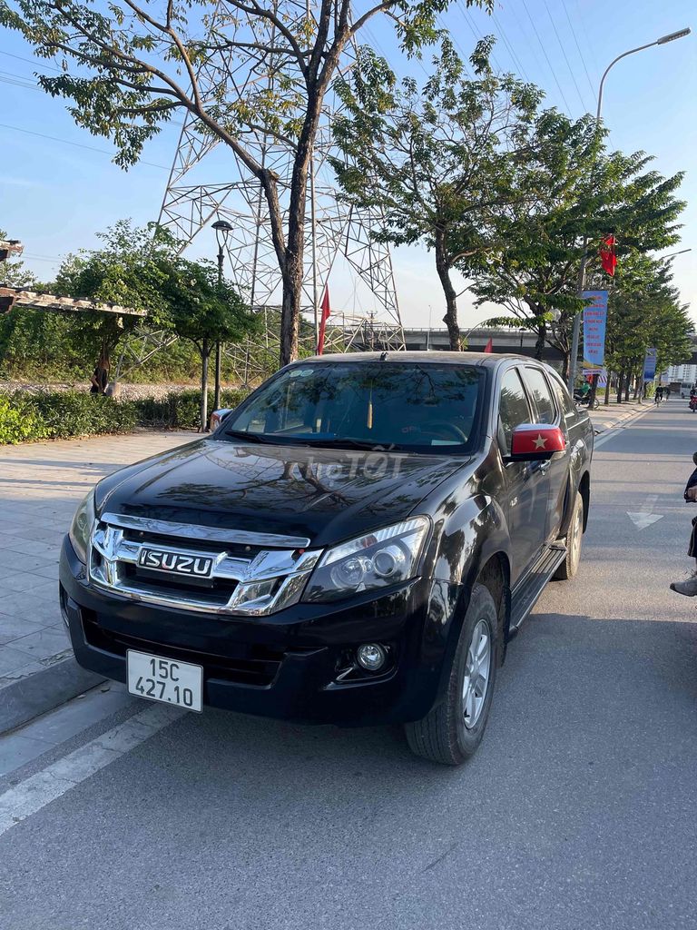 Isuzu Dmax 2013 số at máy 3.0 xe đẹp chất cho ae. Mua bán Ô tô tại Quận Ba Đình Hà Nội được đăng bởi lê phi hình 2